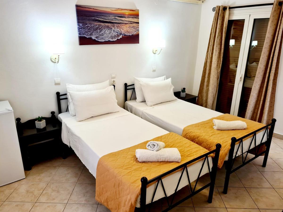 Avra Rooms Cárpatos Exterior foto