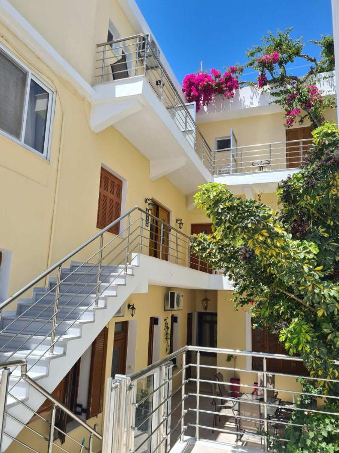 Avra Rooms Cárpatos Exterior foto